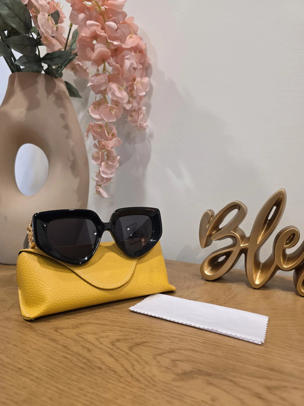 Women’s Black Oversized Sunglasses with Yellow Case